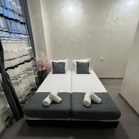 Boxroom2 Konukevi 3*